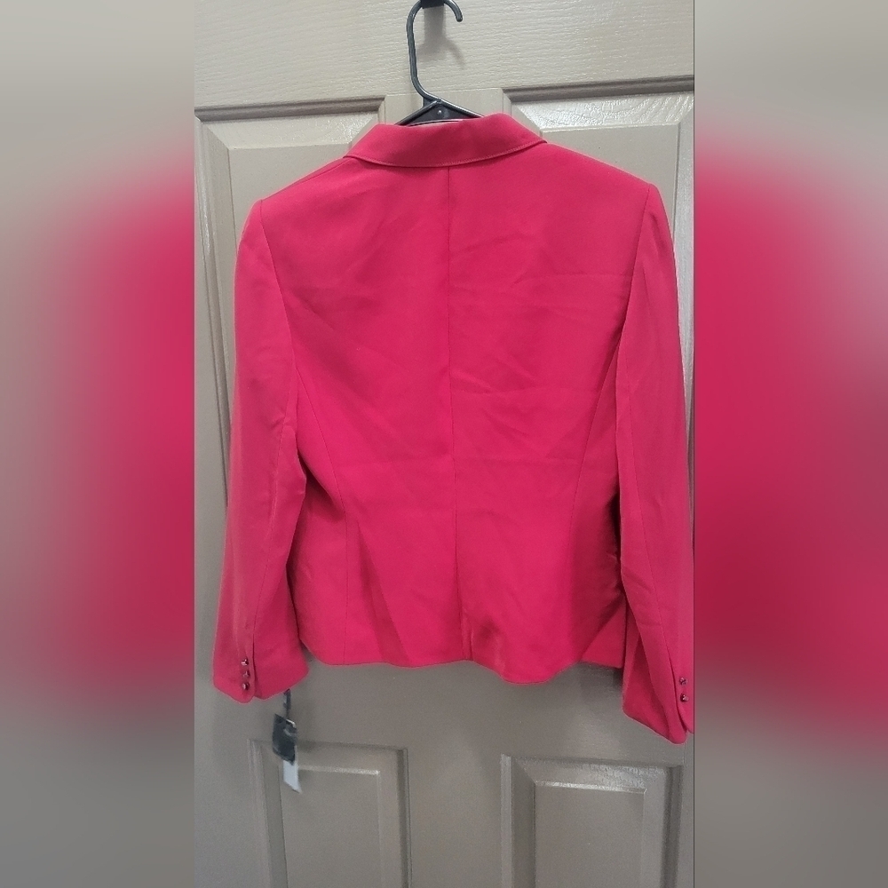 Tahari Red Blazer  8 P - Picture 7 of 10